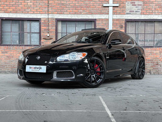 Luxury & sports cars in Boxmeer