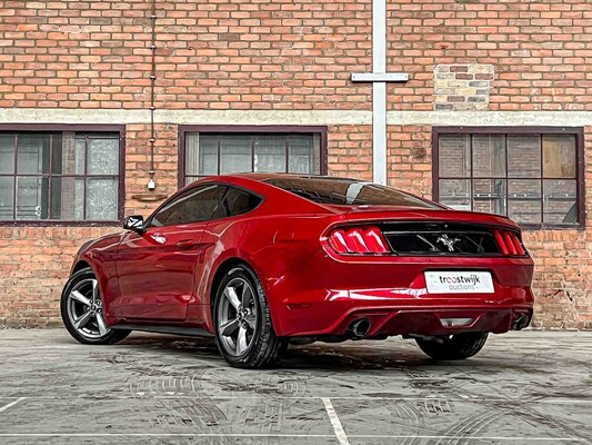 Ford Mustang 3.7 V6 300hp Coupé 2015