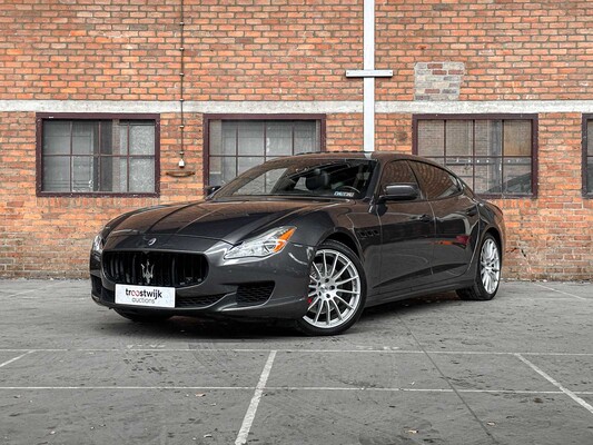 Luxury & sports cars in Boxmeer