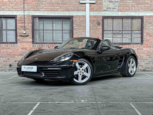 Luxury & sports cars in Boxmeer