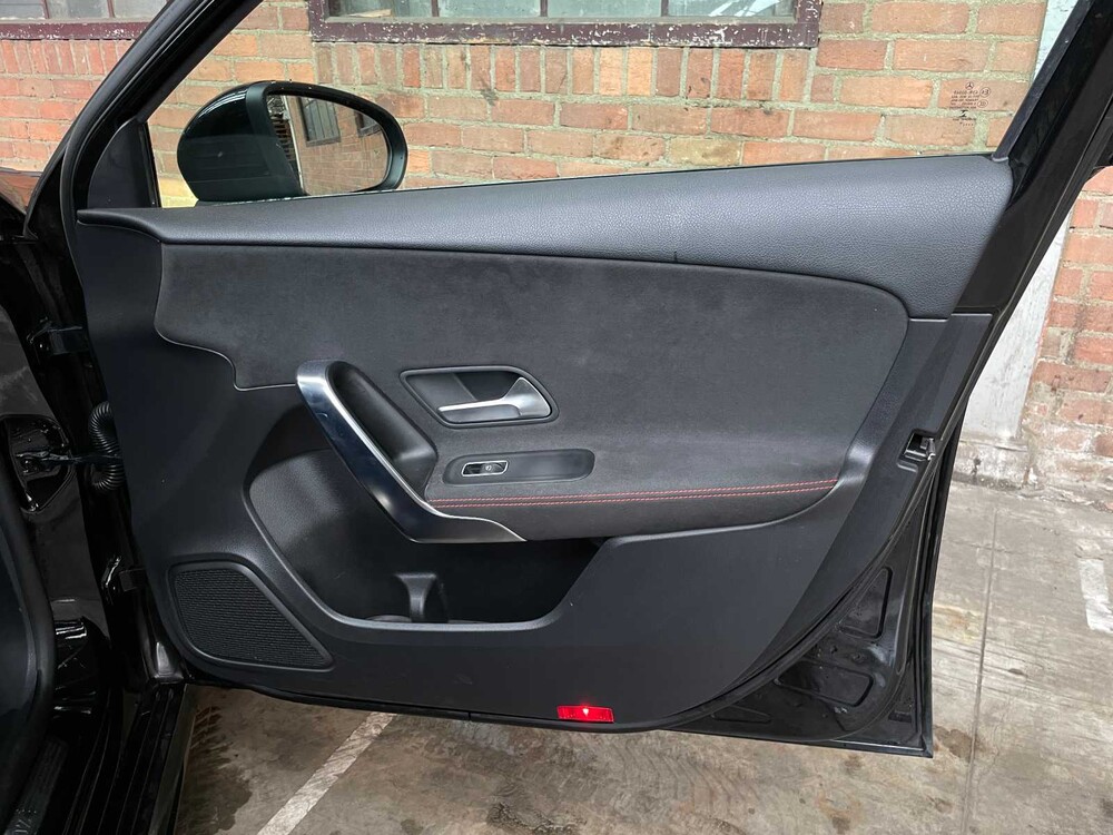 Mercedes-Benz A180d AMG Business Solution 116PS 2018 A-Klasse, XJ-192-K