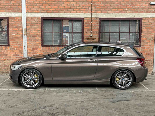 BMW 125i Business+ 300hp 2012 1-Series, 7-ZSJ-54