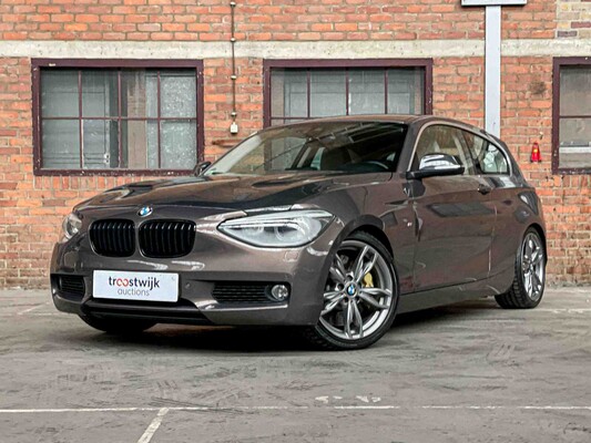 Luxury & sports cars in Boxmeer