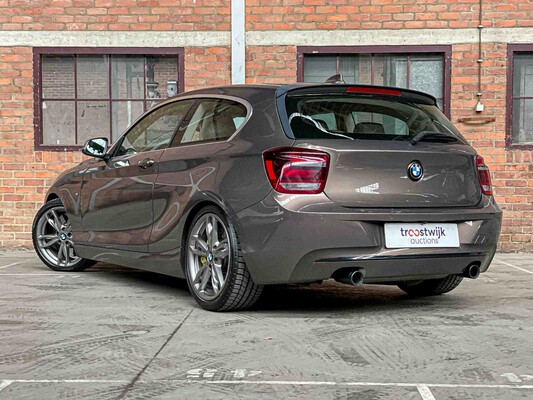 BMW 125i Business+ 300hp 2012 1-Series, 7-ZSJ-54