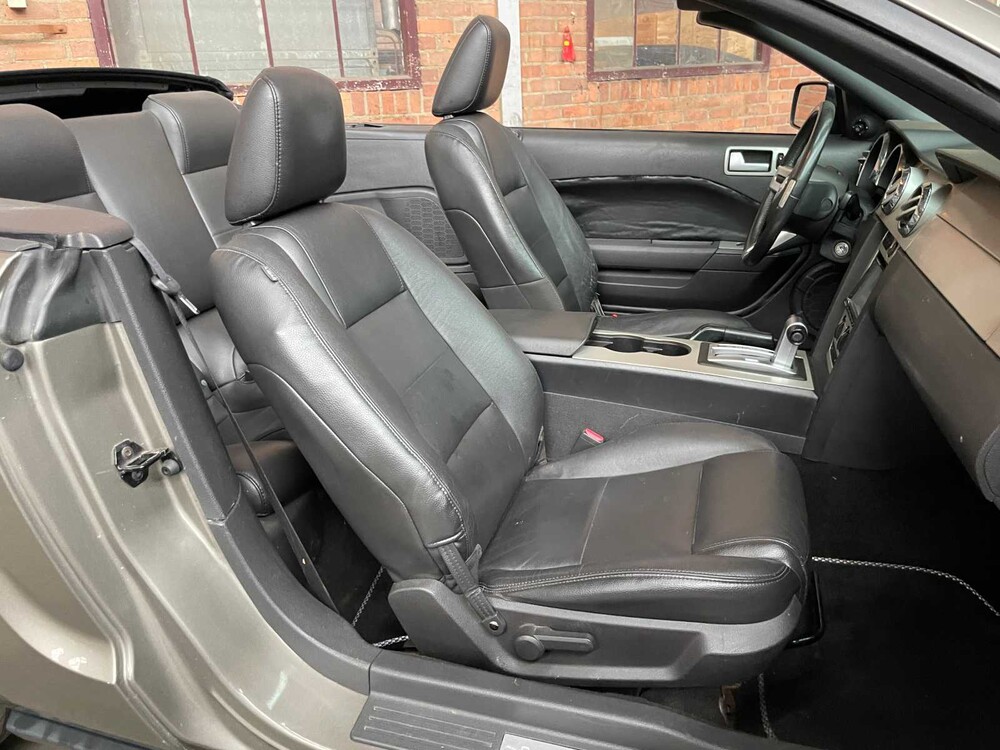 Ford Mustang Cabriolet 4.0 212pk 2005 Youngtimer