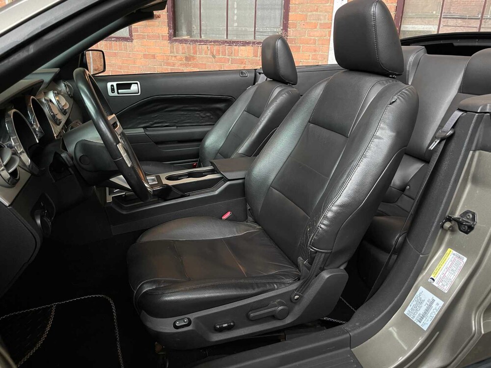 Ford Mustang Cabriolet 4.0 212pk 2005 Youngtimer