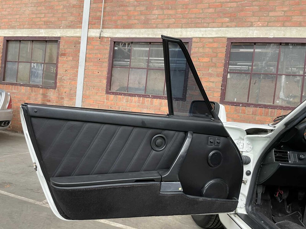 Porsche 911 Carrera 2 964 Cabriolet 1991