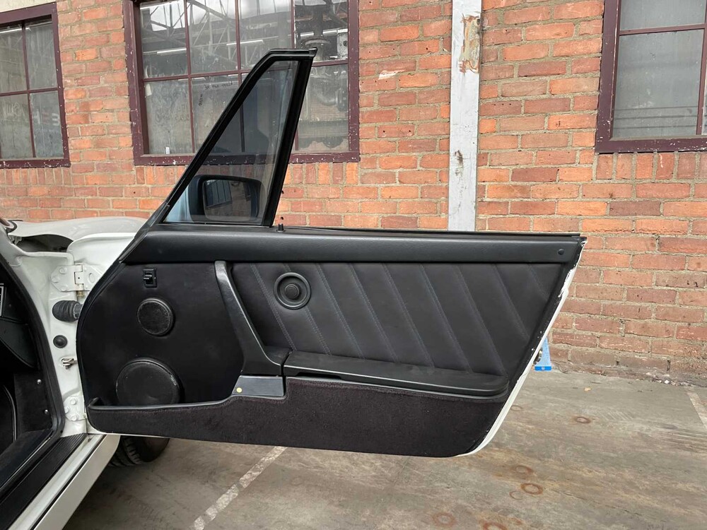 Porsche 911 Carrera 2 964 Cabriolet 1991