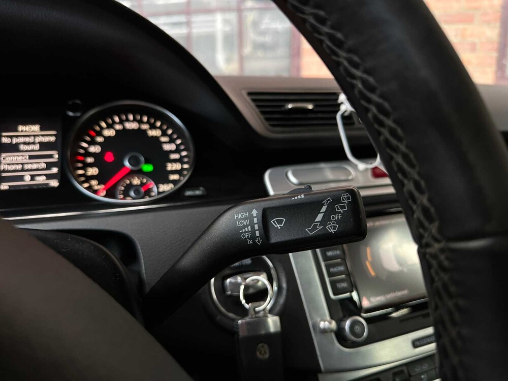 Volkswagen Passat Variant 3.2 V6 Highline 4M R32 250pk 2009, 89-HNG-2