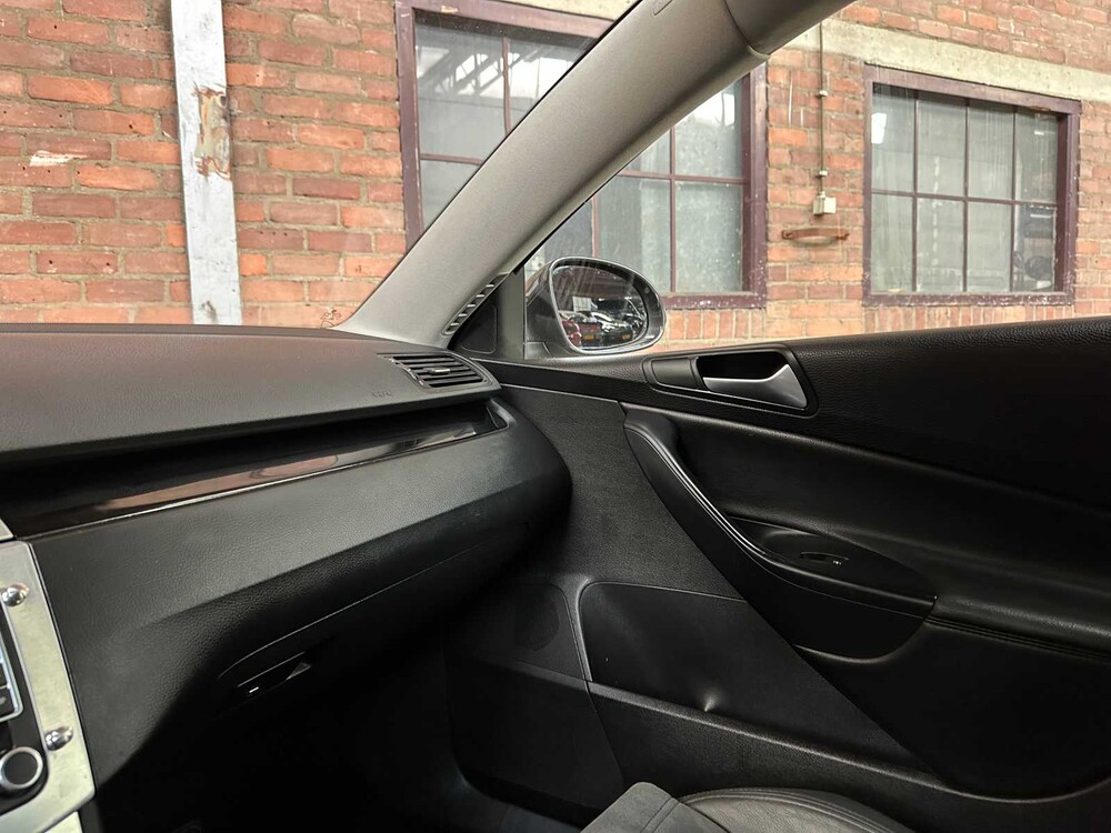 Volkswagen Passat Variant 3.2 V6 Highline 4M R32 250pk 2009, 89-HNG-2