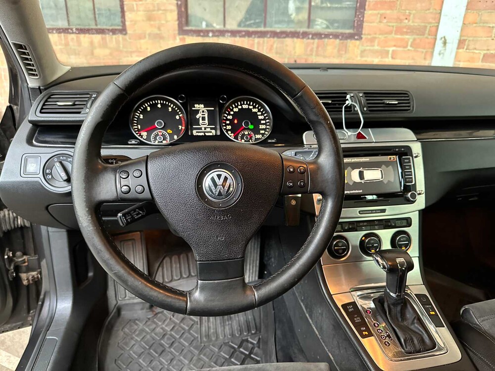 Volkswagen Passat Variant 3.2 V6 Highline 4M R32 250pk 2009, 89-HNG-2