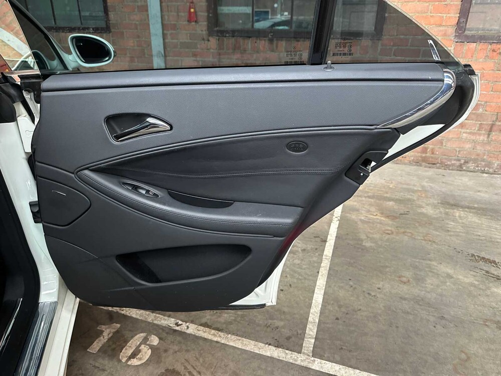 Mercedes-Benz CLS500 5.0 V8 306pk 2005 CLS-Klasse Youngtimer