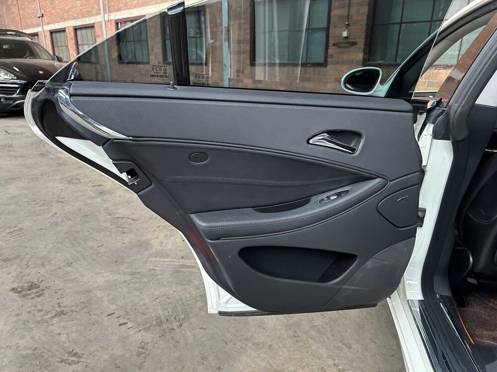 Mercedes-Benz CLS500 5.0 V8 306pk 2005 CLS-Klasse Youngtimer