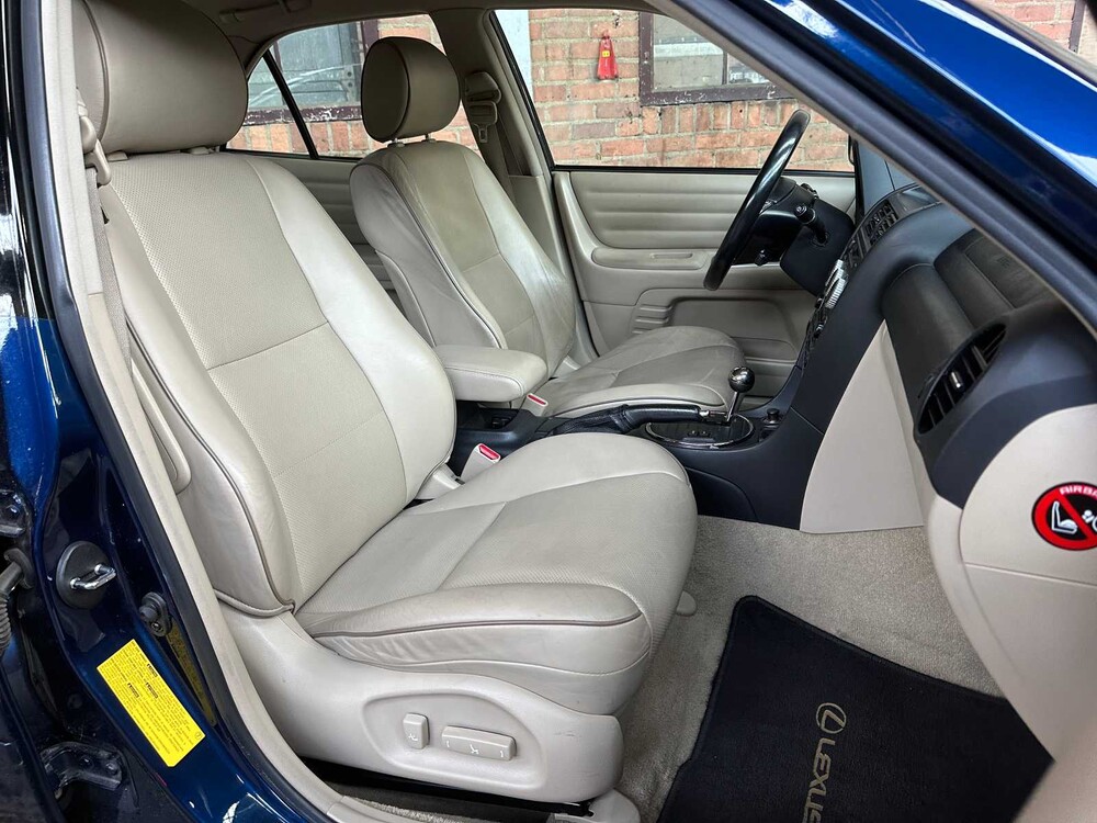 Lexus IS 200 Business 155pk 2004, 58-PF-JB