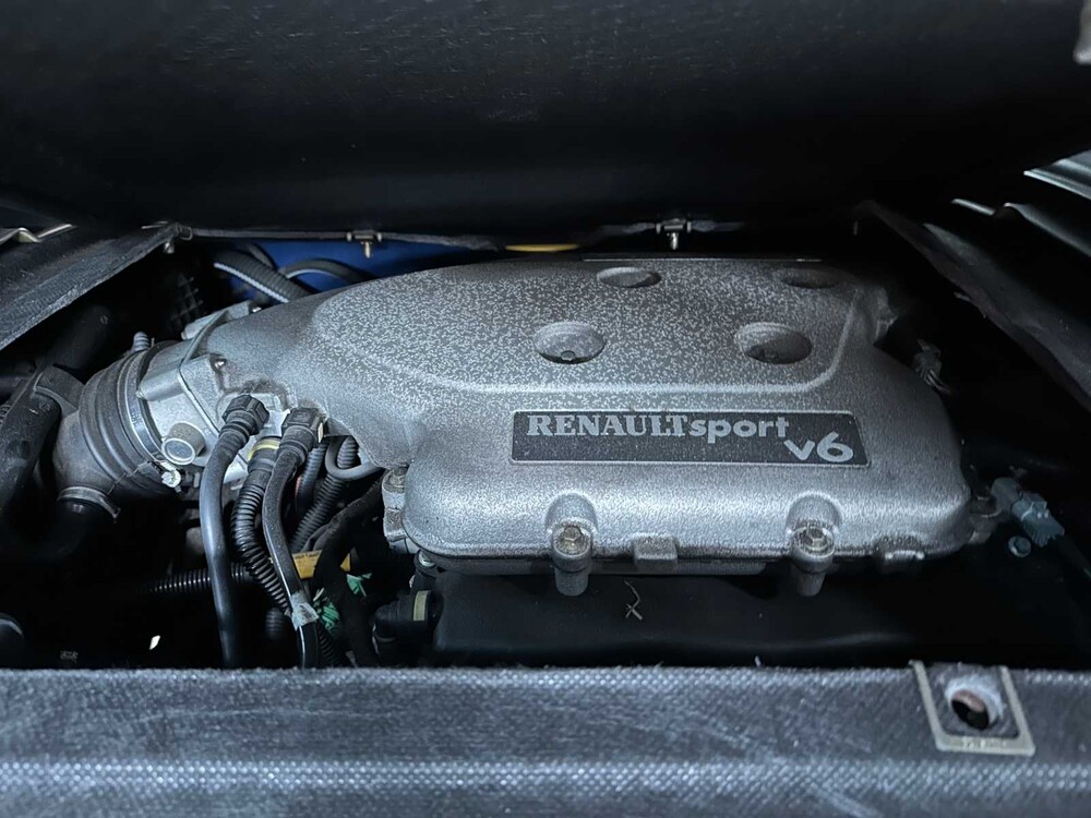 Renault Clio V6 RS Phase 2 255 Renault Sport 3.0 V6 255pk 2004, P-745-NN Youngtimer 