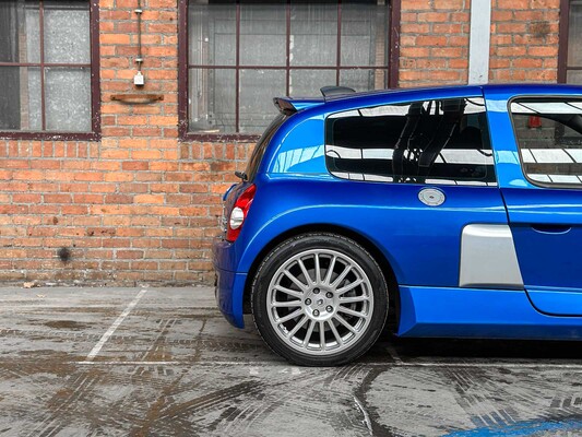 Renault Clio V6 RS Phase 2 255 Renault Sport 3.0 V6 255hp 2004, P-745-NN Youngtimer