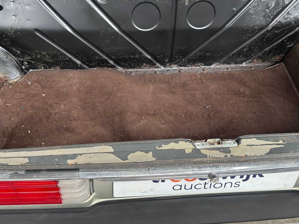 Mercedes-Benz SL560 5.5 V8 1988 SL-Class