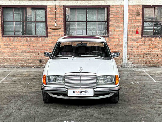 Mercedes-Benz 230 C (280 LPG ENGINE) 200-280 (W123) 184hp 1977, 50-SG-25