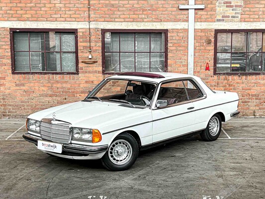 Mercedes-Benz 230 C (280 LPG ENGINE) 200-280 (W123) 184hp 1977, 50-SG-25
