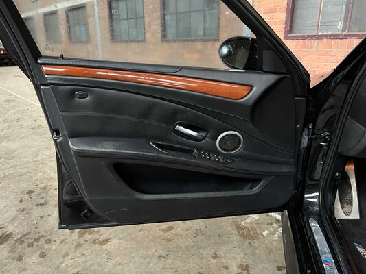 BMW M5 5.0 V10 E60 507hp 2008 5-Series YOUNGTIMER