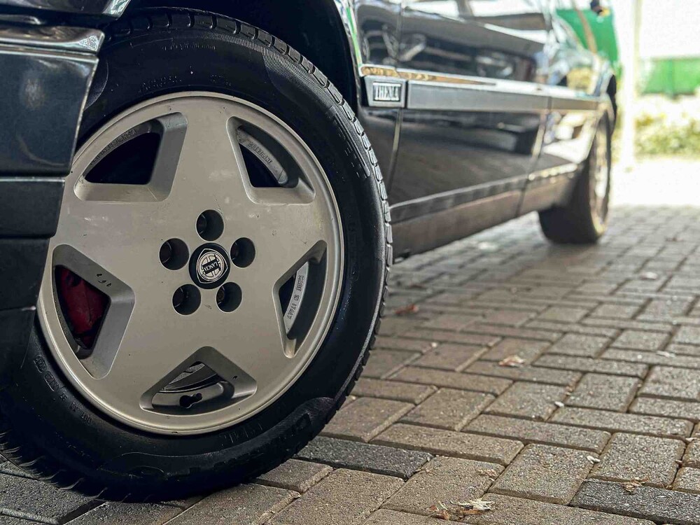 Lancia Thema 3.0 8.32 Ferrari 202pk 1989