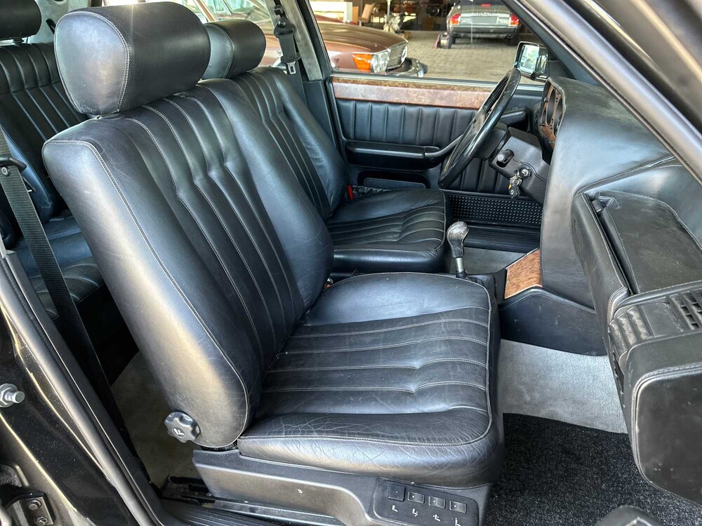 Lancia Thema 3.0 8.32 Ferrari 202pk 1989