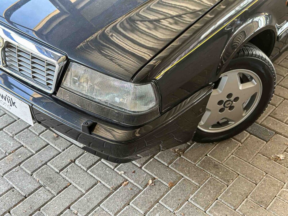 Lancia Thema 3.0 8.32 Ferrari 202pk 1989