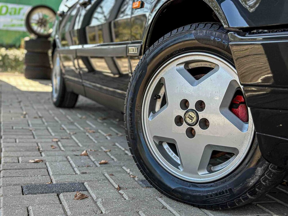 Lancia Thema 3.0 8.32 Ferrari 202pk 1989