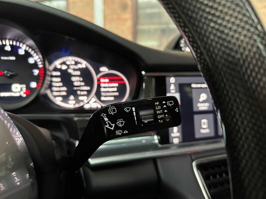 Porsche Panamera Sport Turismo 4S 2.9 V6 441PS 2018, J-376-JS