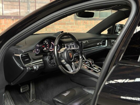 Porsche Panamera Sport Turismo 4S 2.9 V6 441PS 2018, J-376-JS
