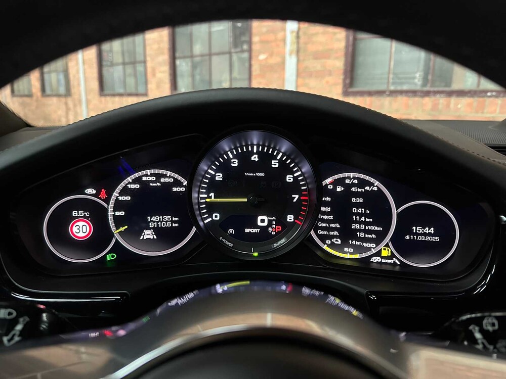 Porsche Panamera Sport Turismo 4 E-Hybrid 2.9 V6 10-Years Edition 462pk 2019, H-662-RX