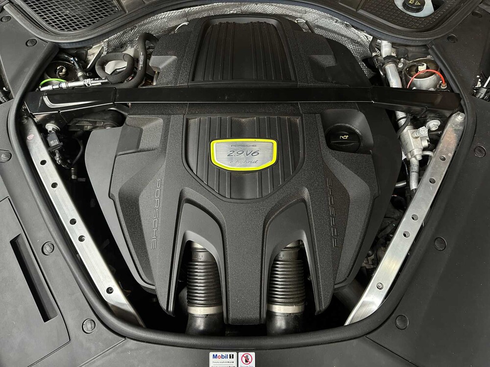 Porsche Panamera Sport Turismo 4 E-Hybrid 2.9 V6 10-Years Edition 462pk 2019, H-662-RX