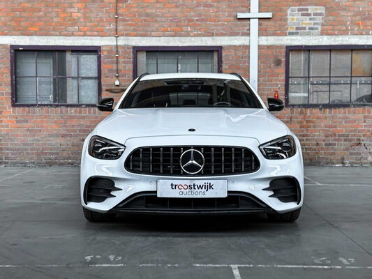 Mercedes-Benz E300 de AMG Line 194PS 2021 Plug-In Hybrid E-Klasse Kombi, P-967-ZG