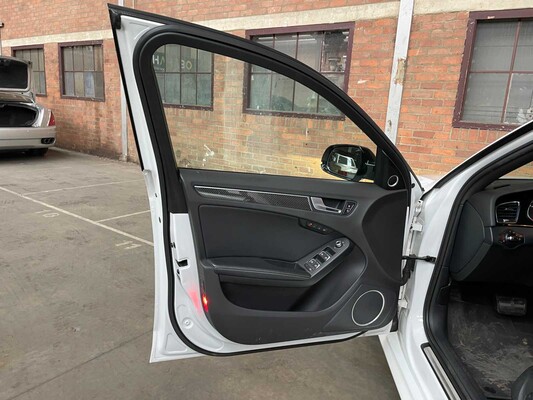 Audi RS4 Avant 4.2 FSI V8 Quattro 450PS 2012, H-121-HG