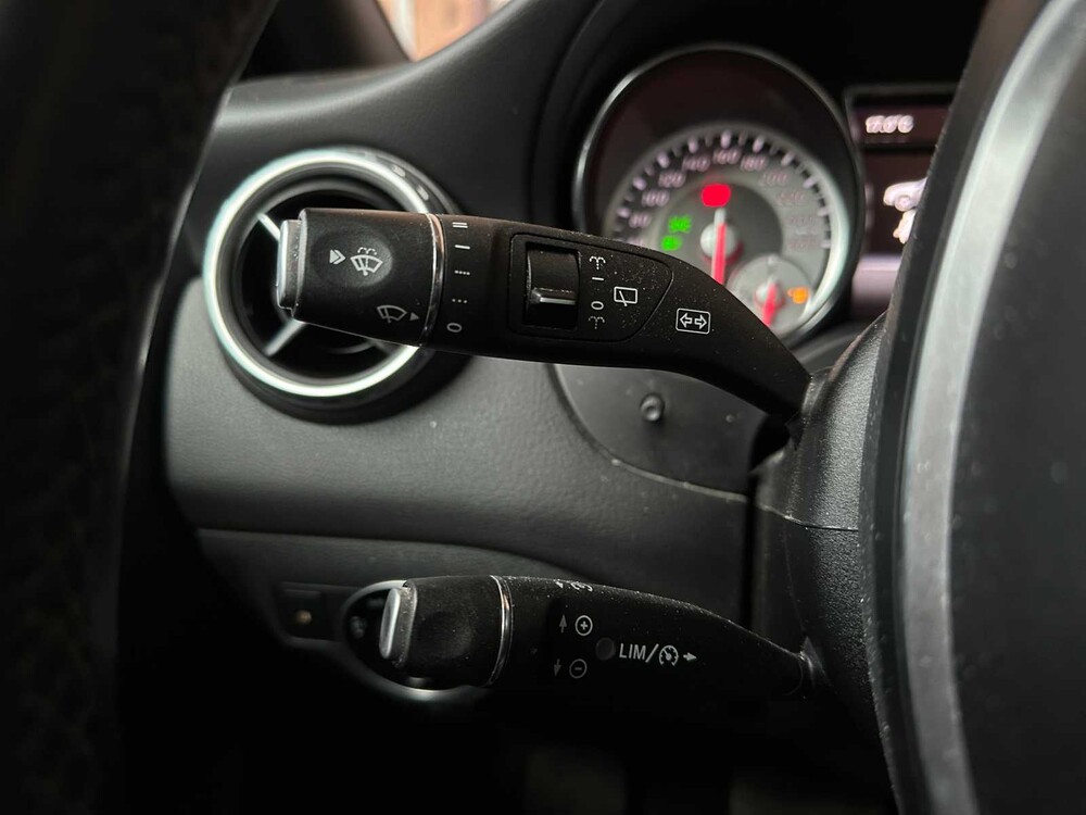 Mercedes-Benz GLA180 CDI Lease Edition 109hp 2015 GLA-class, GF-098-D