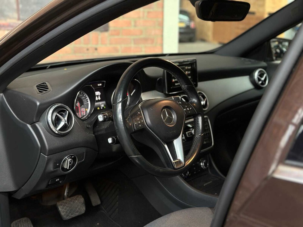 Mercedes-Benz GLA180 CDI Lease Edition 109hp 2015 GLA-class, GF-098-D