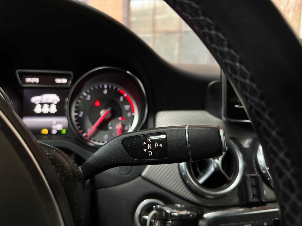 Mercedes-Benz GLA180 CDI Lease Edition 109hp 2015 GLA-class, GF-098-D