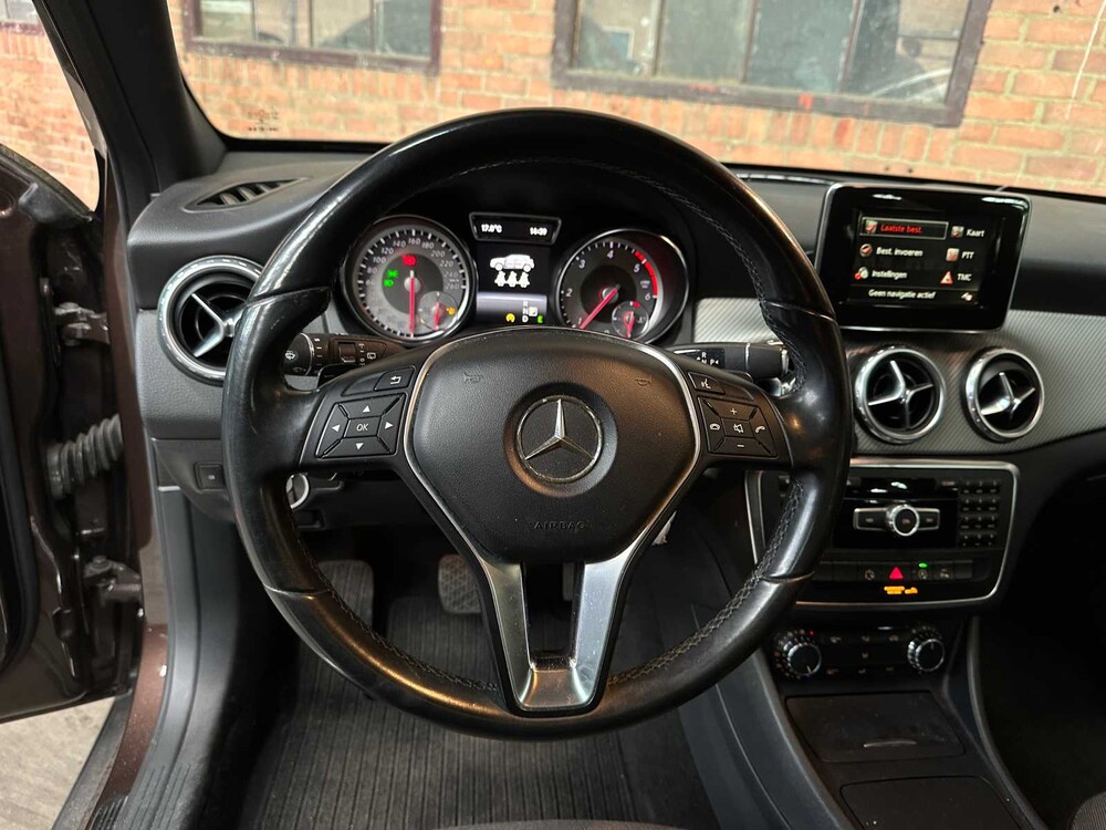Mercedes-Benz GLA180 CDI Lease Edition 109hp 2015 GLA-class, GF-098-D