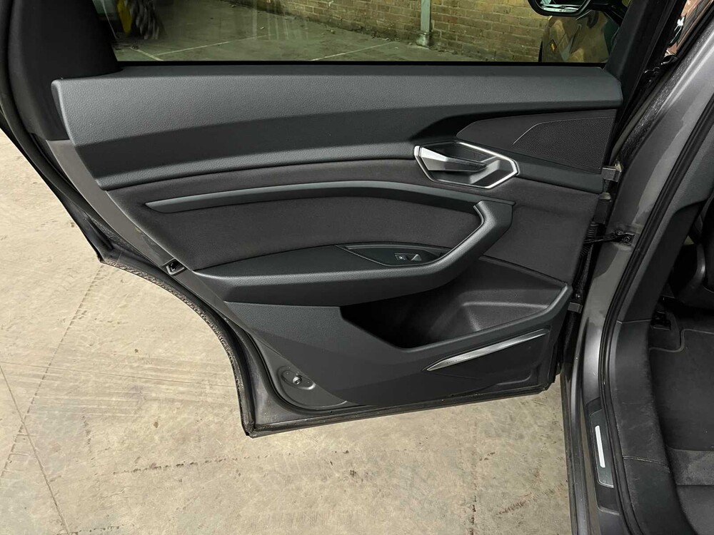 Audi e-tron 55 Quattro Business Edition 95 kWh 408pk 2021, L-308-ZT