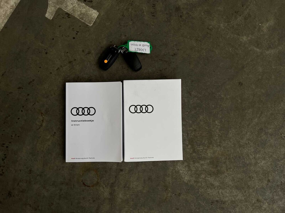 Audi e-tron 55 Quattro Business Edition 95 kWh 408pk 2021, L-308-ZT