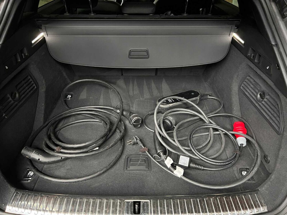 Audi e-tron 55 Quattro Business Edition 95 kWh 408pk 2021, L-308-ZT