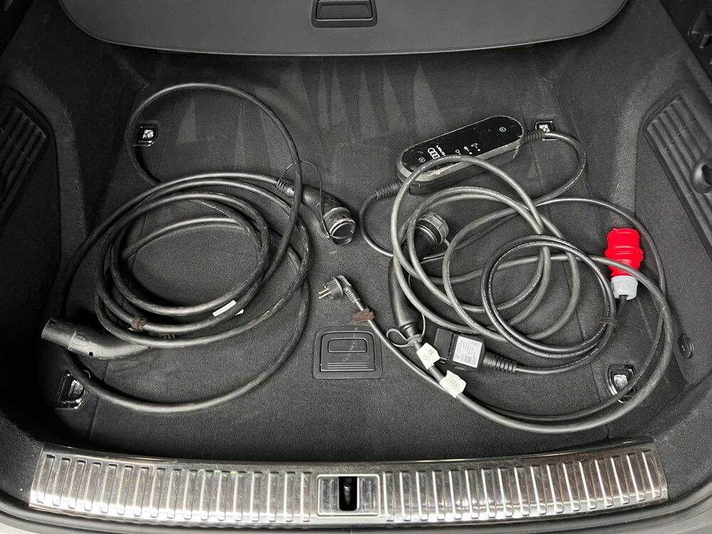 Audi e-tron 55 Quattro Business Edition 95 kWh 408pk 2021, L-308-ZT