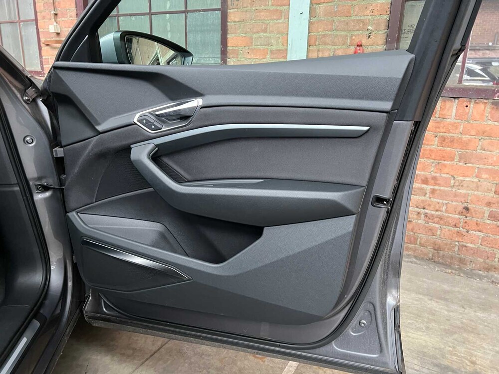 Audi e-tron 55 Quattro Business Edition 95 kWh 408pk 2021, L-308-ZT