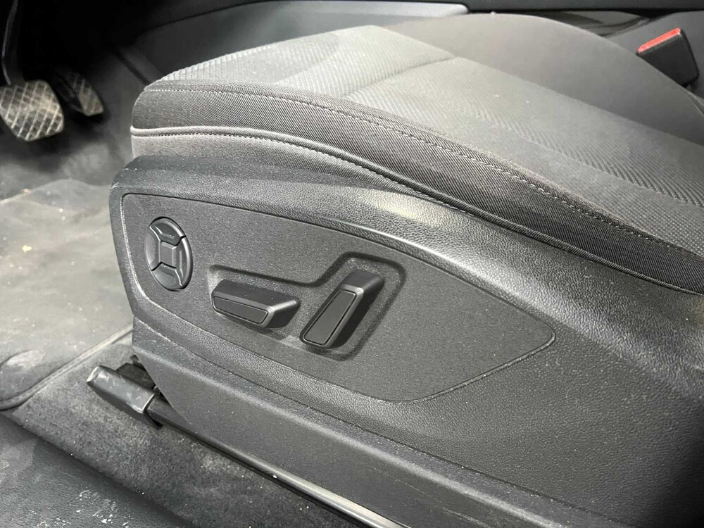 Audi e-tron 55 Quattro Business Edition 95 kWh 408pk 2021, L-308-ZT