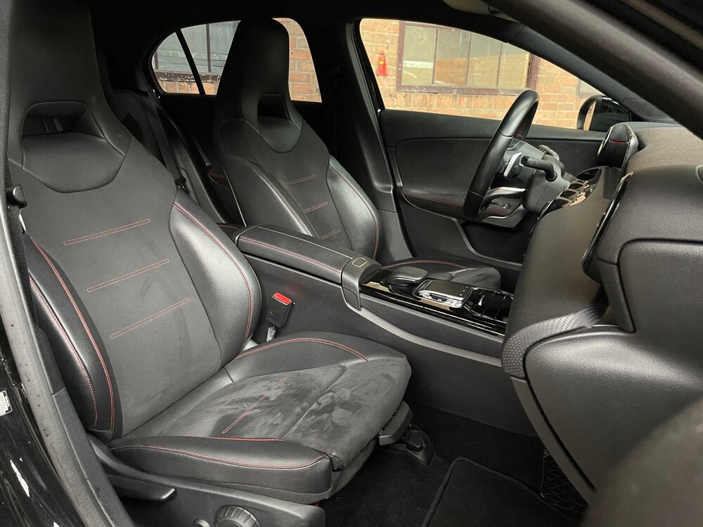 Mercedes-Benz A180d AMG Business Solution 116pk 2018 A-klasse, XJ-192-K