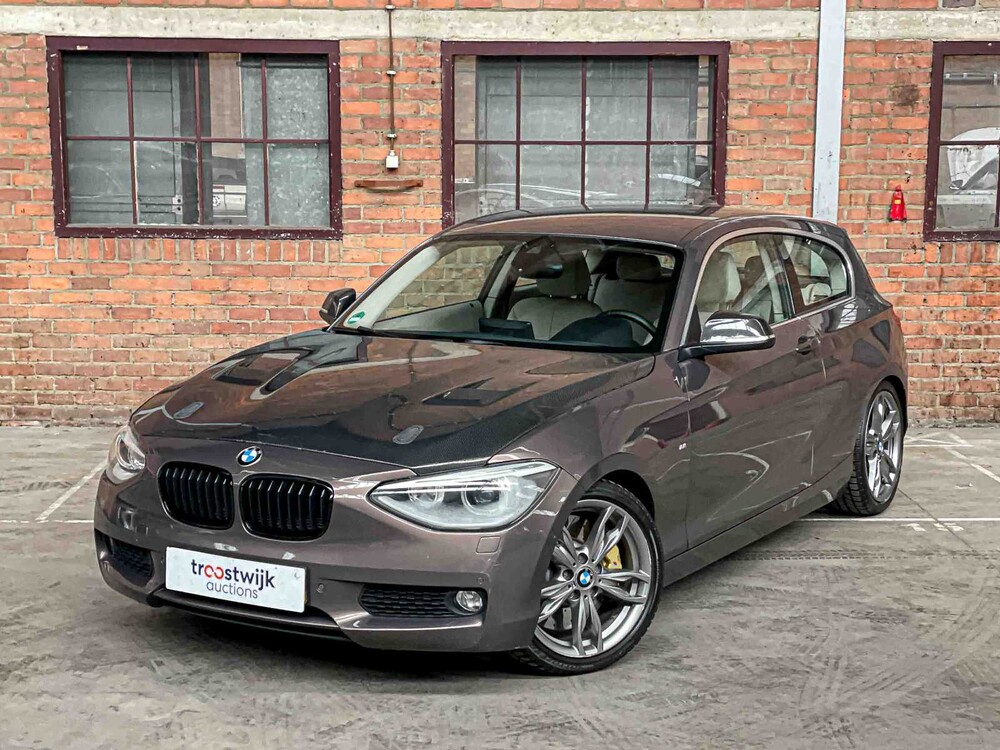 BMW 125i Business+ 300pk 2012 1-serie, 7-ZSJ-54