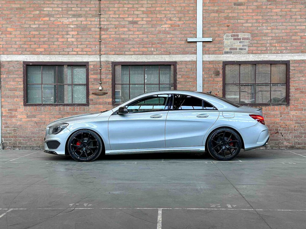 Mercedes-Benz CLA180 Prestige Comfort 122pk 2015 CLA-klasse, T-229-LT 