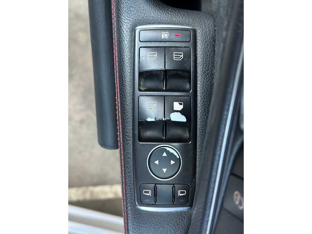 Mercedes-Benz CLA180 Prestige Comfort 122pk 2015 CLA-klasse, T-229-LT 