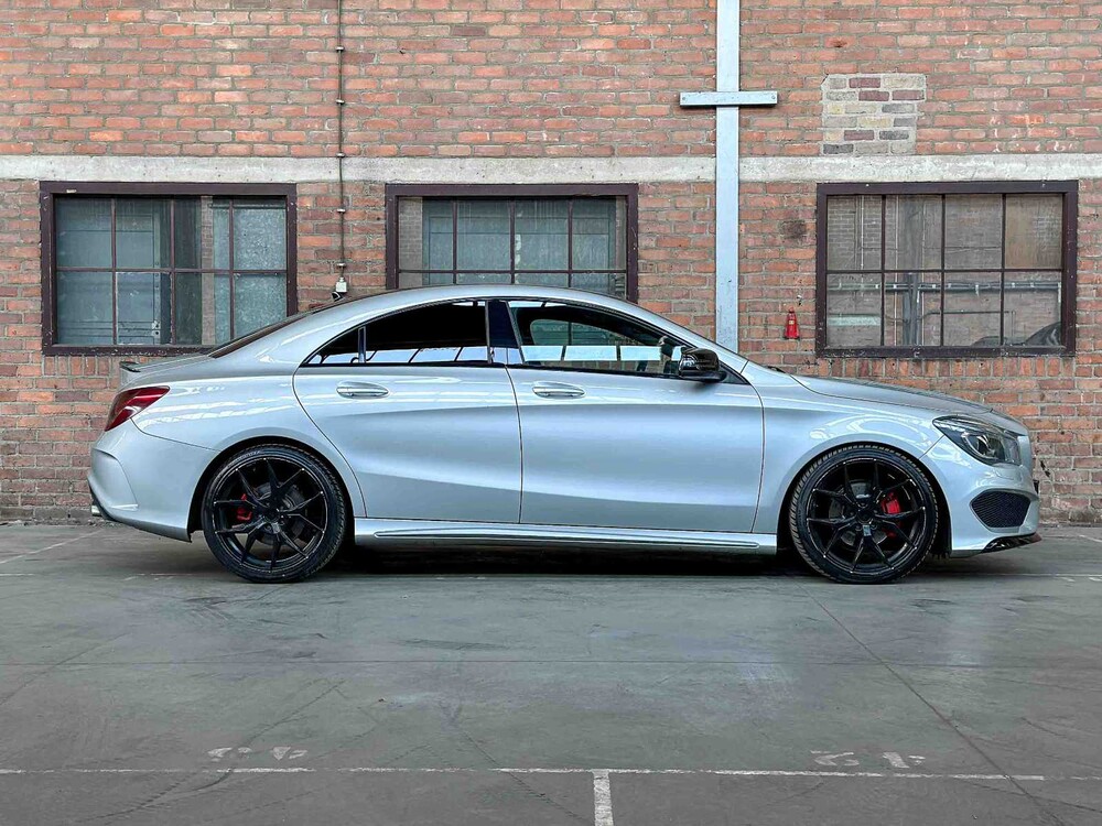 Mercedes-Benz CLA180 Prestige Comfort 122pk 2015 CLA-klasse, T-229-LT 