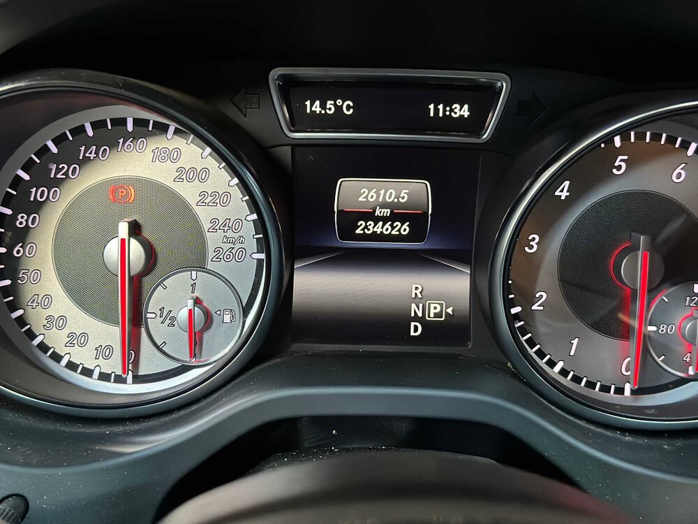 Mercedes-Benz CLA180 Prestige Comfort 122pk 2015 CLA-klasse, T-229-LT 